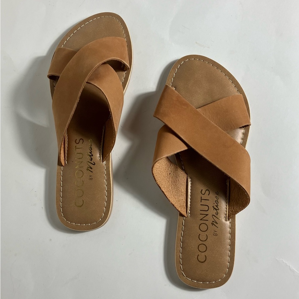 Coconuts by Matisse Pebble Slip On Tan Sandals NWB